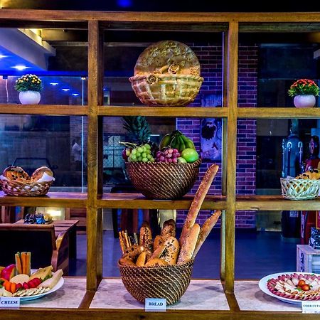 Flowery Holiday Suites Kuwait City Екстер'єр фото