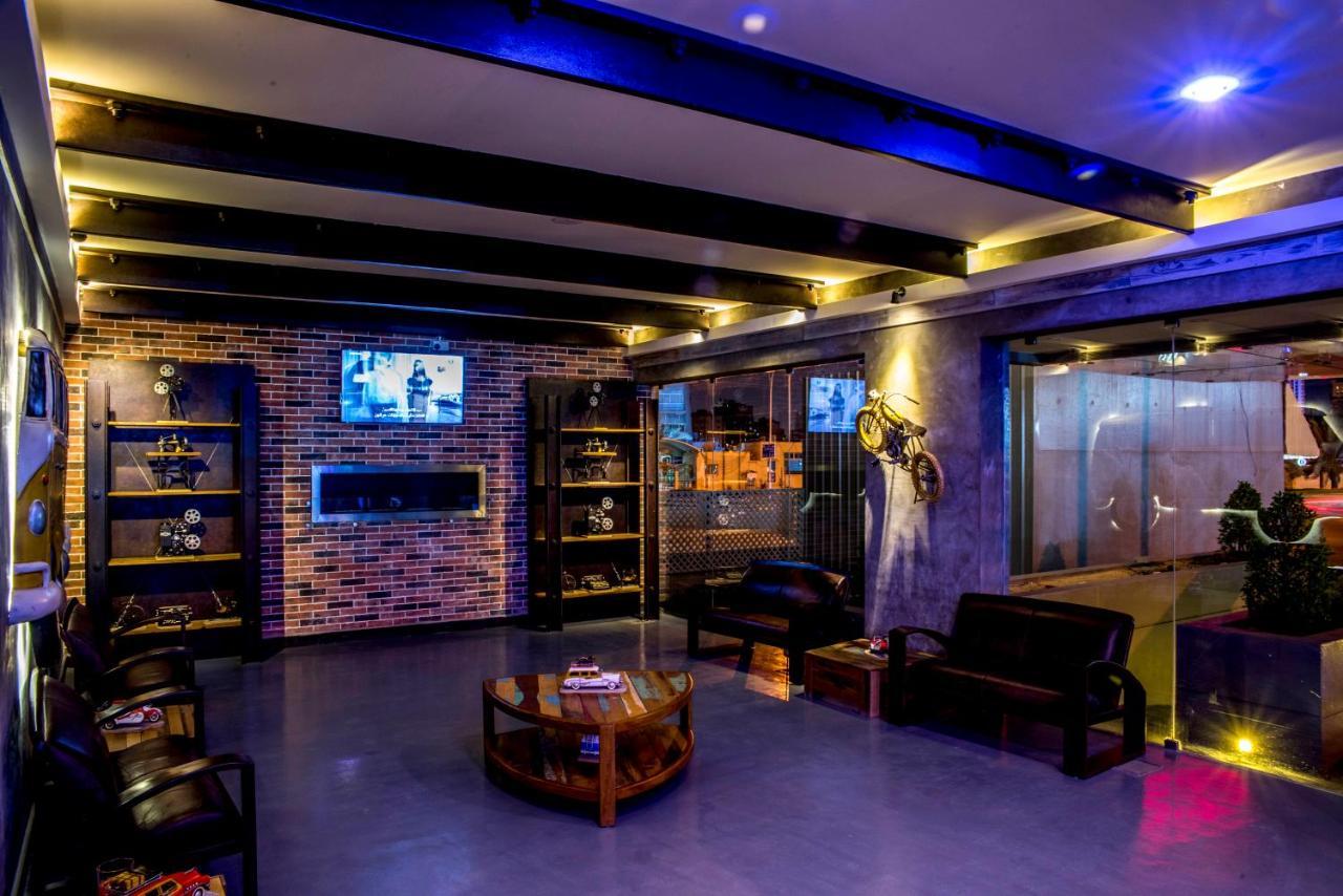 Flowery Holiday Suites Kuwait City Екстер'єр фото